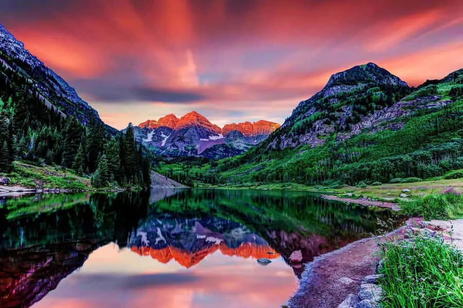 Photo of colorado mountains